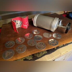 Mirro Cookie Press - Vintage